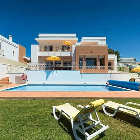 וילה Sleeps 8 With Pool And Parking