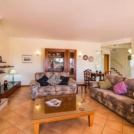 Sleeps 8 With Pool And Parking וילה *