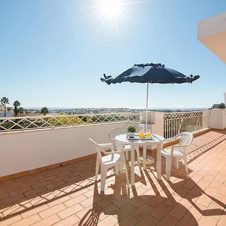 Sleeps 8 With Pool And Parking וילה אלבופיירה
