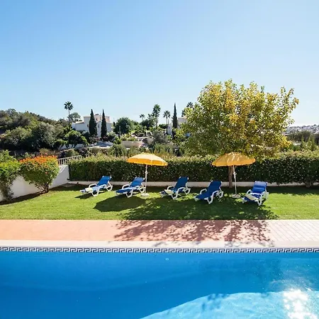 Sleeps 8 With Pool And Parking אלבופיירה